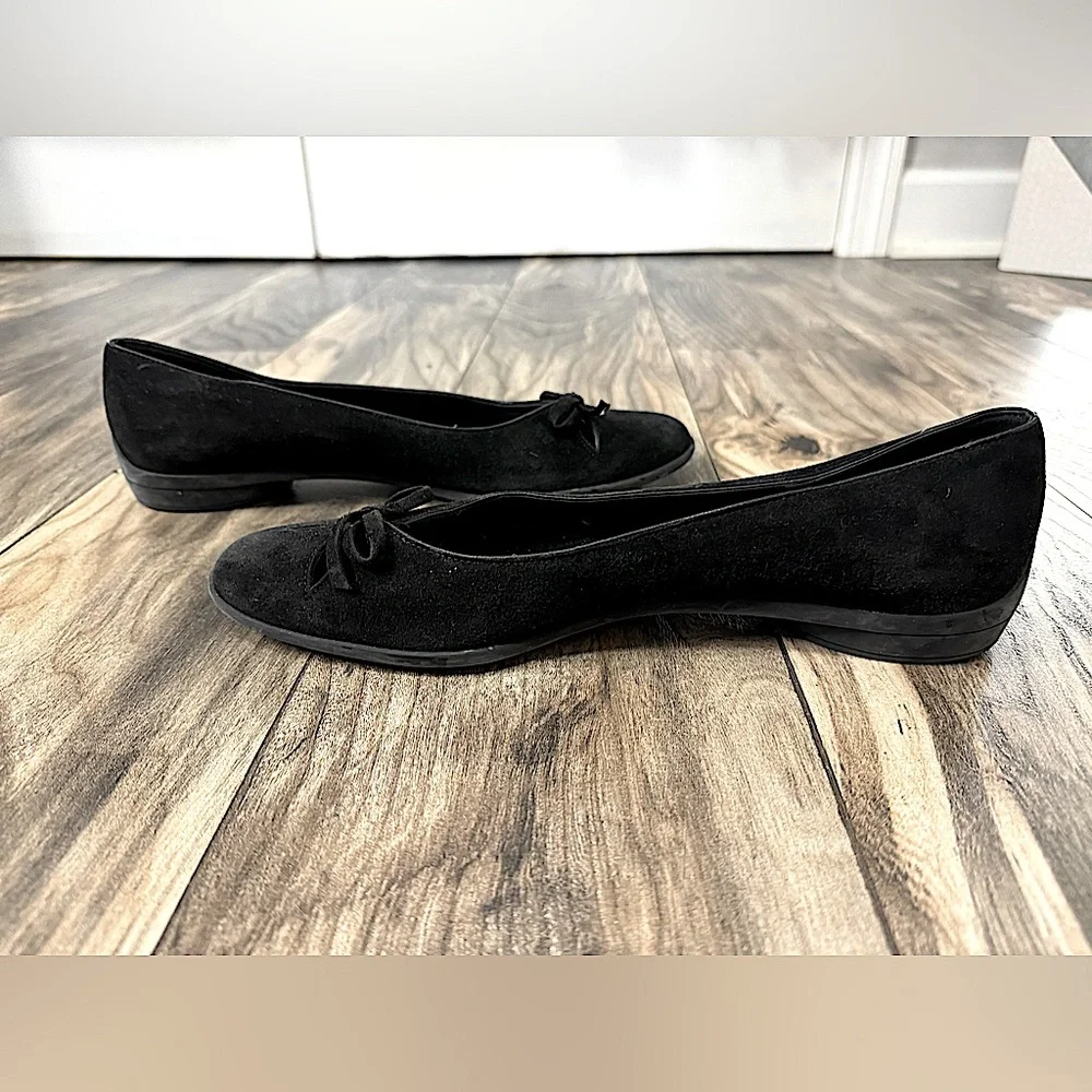 SALVATORE FERRAGAMO Black Suede Ballet Flat Black With Iconic Ribbon Detail Sz 9